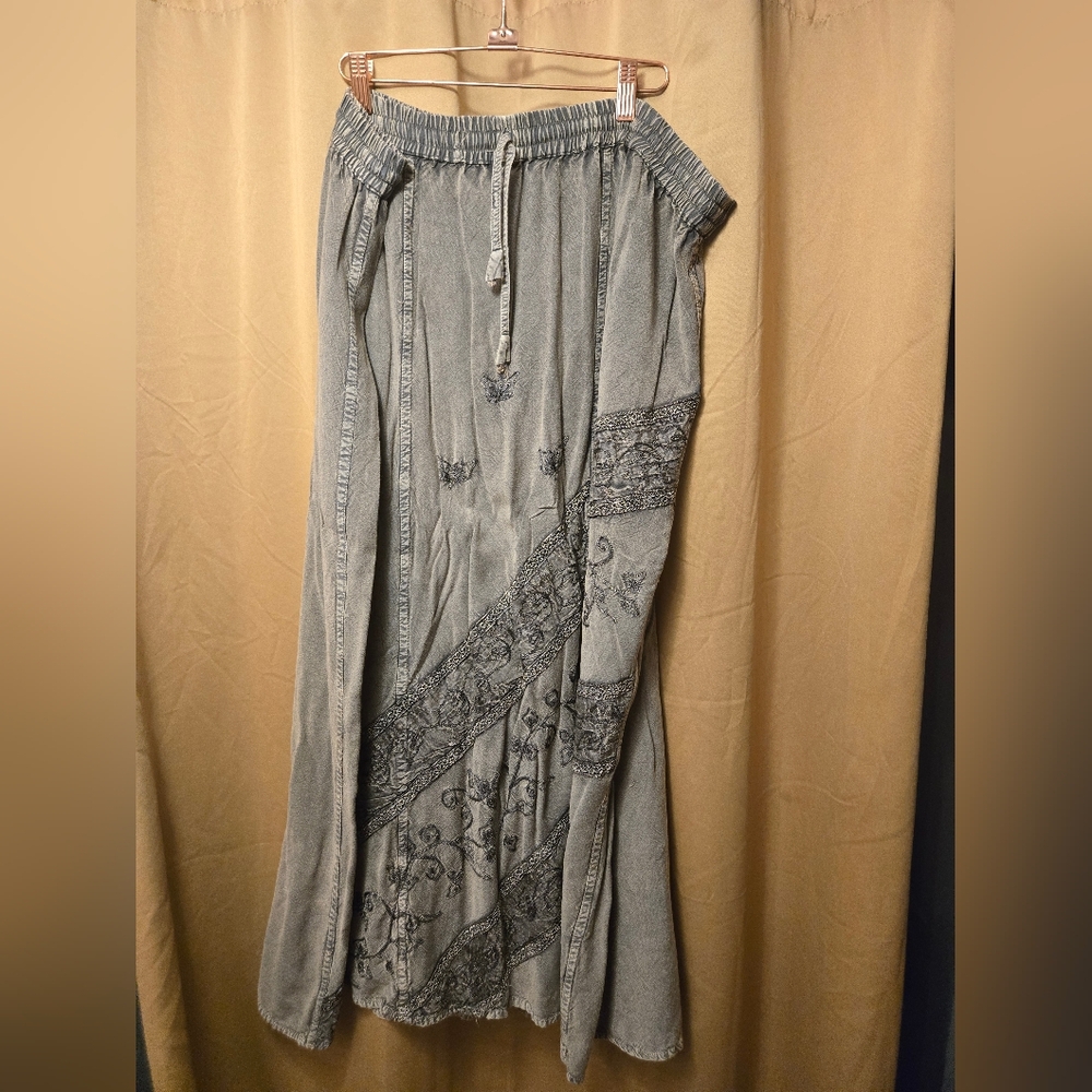 Boho Embroidered Maxi Skirt-free Size